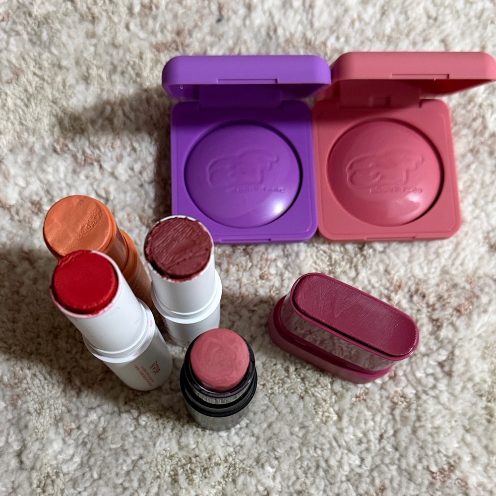Vibrant Blush Set with Pink and Orange Shades